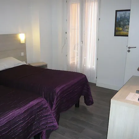 Parisien Hotell 2*