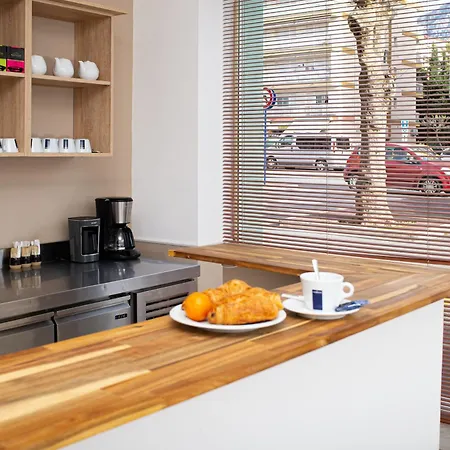 Hotel Parisien 2*