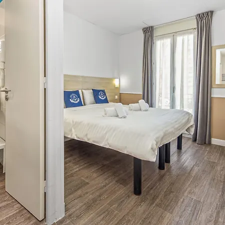 Hotel Parisien 2*