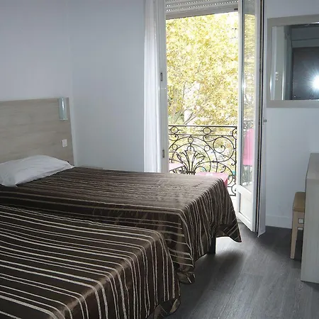 Parisien 호텔 2*